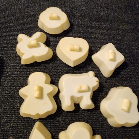 Vintage 1984 Rowoco Rolling Snap-on Cookie Cutter w/12 Shapes - Picture 4 of 5